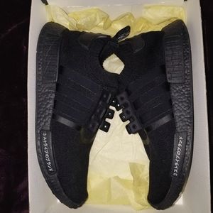 Adidas (NMD_R1 PRIMEKNIT 'JAPAN TRIPLE BLACK')